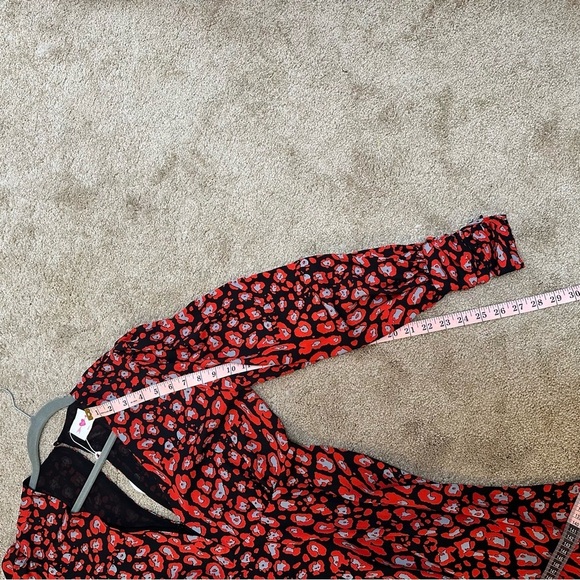 NWT Buddy Love Parker Deep V-Neck Dress - Red Cherry Bomb  Abstract Art To Wear - Picture 9 of 12